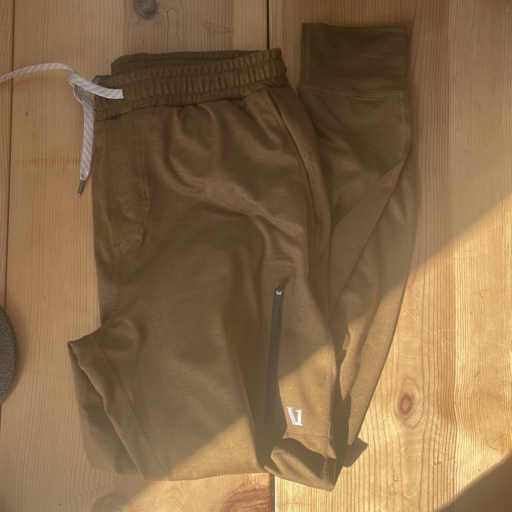 Vuori joggers